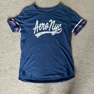 Medium Relaxed Fit Aéropostale T-shirt